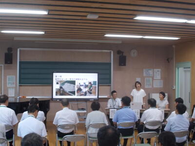 授業後は、参加者全員で授業研究会